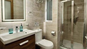 Căn hộ, 3 phòng ngủ | Phòng tắm