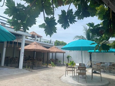 FEEALI BUDDIES INN