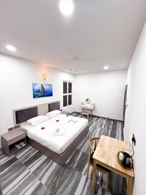 Ảnh chưa phân loại, 3 trong số 16 ảnh, nút