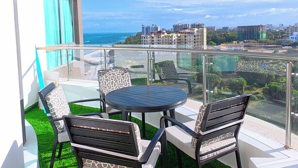 Outdoor dining - Nauras Towers beachfront apartments, Nyali
Infinity pool, gym, sauna, near malls (Mombasa)