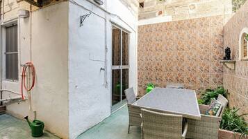 Tempat makan outdoor