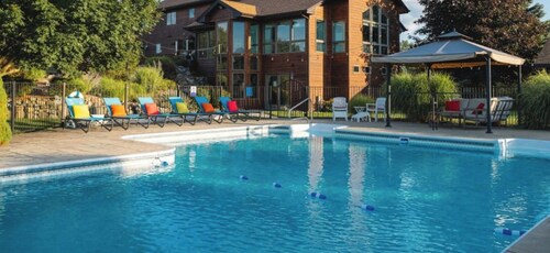 "Reset" on 60 private acres & soak in the fall colors!