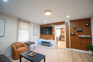 Living area - A Scenic Townhouse Near Amherst (Next to a Horse Farm) (Sunderland)