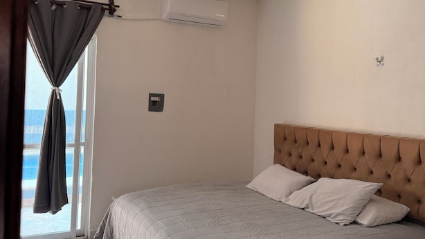 Room - Ground-floor apartment at "Sun House" (Puerto Vallarta)