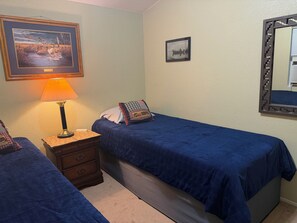 Unclassified image, 5 of 13, button - Beautiful Mountain Views! 3 Bed / 2 Bath house overlooking Pebble Creek Ski Hill (Inkom)