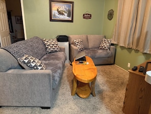 Unclassified image, 4 of 13, button - Beautiful Mountain Views! 3 Bed / 2 Bath house overlooking Pebble Creek Ski Hill (Inkom)