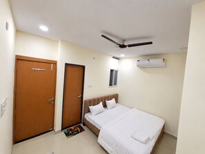 Unclassified image, 3 of 31, button - HOTEL SHREE MANGLA (Ujjain)