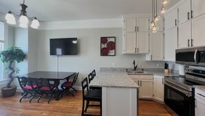 Private kitchen - Pet-friendly and right in the heart of town! (Preston)
