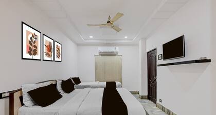 Deluxe Hotel Aditya Grand