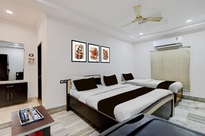 Room - Deluxe Hotel Aditya Grand (Guntur)