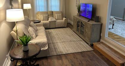 Spacious 3-bedroom rock house with AC near the college in Perryton.