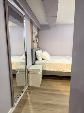 Iron/ironing board, WiFi, bed sheets - Lovely Apartment located at 7 minutes walking from Moncton University. (Moncton)