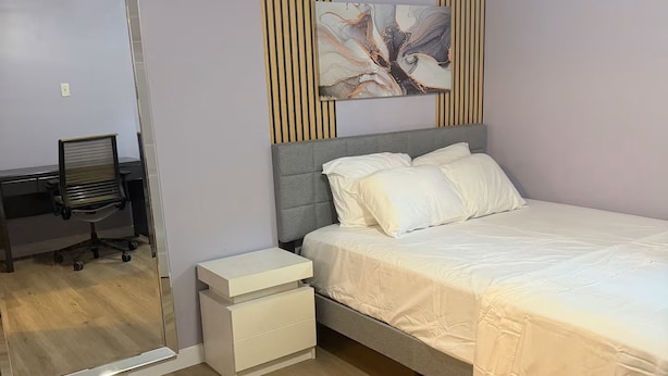 Iron/ironing board, WiFi, bed sheets - Lovely Apartment located at 7 minutes walking from Moncton University. (Moncton)