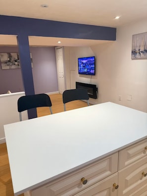 Dining - Lovely Apartment located at 7 minutes walking from Moncton University. (Moncton)