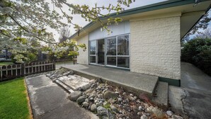 Exterior - Mountain views for the family (Te Anau)