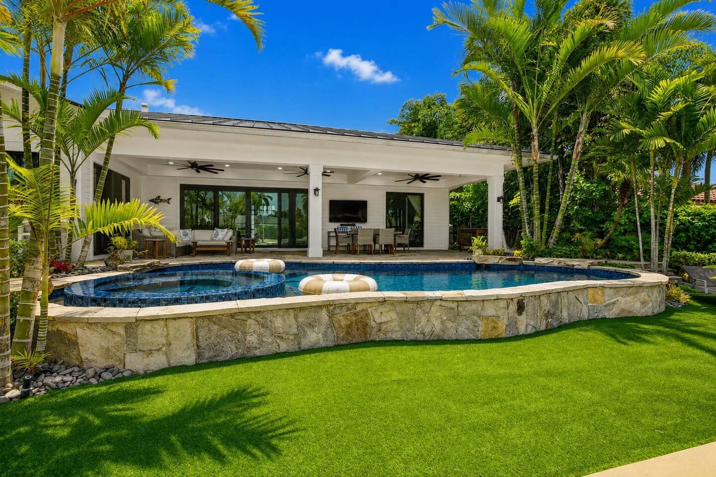 Outdoor pool, a heated pool