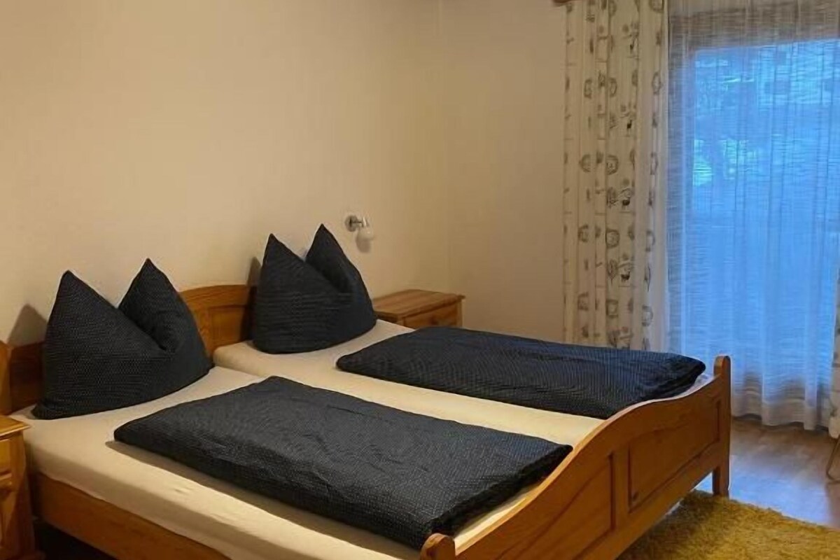 Chambre Double, balcon, vue montagne