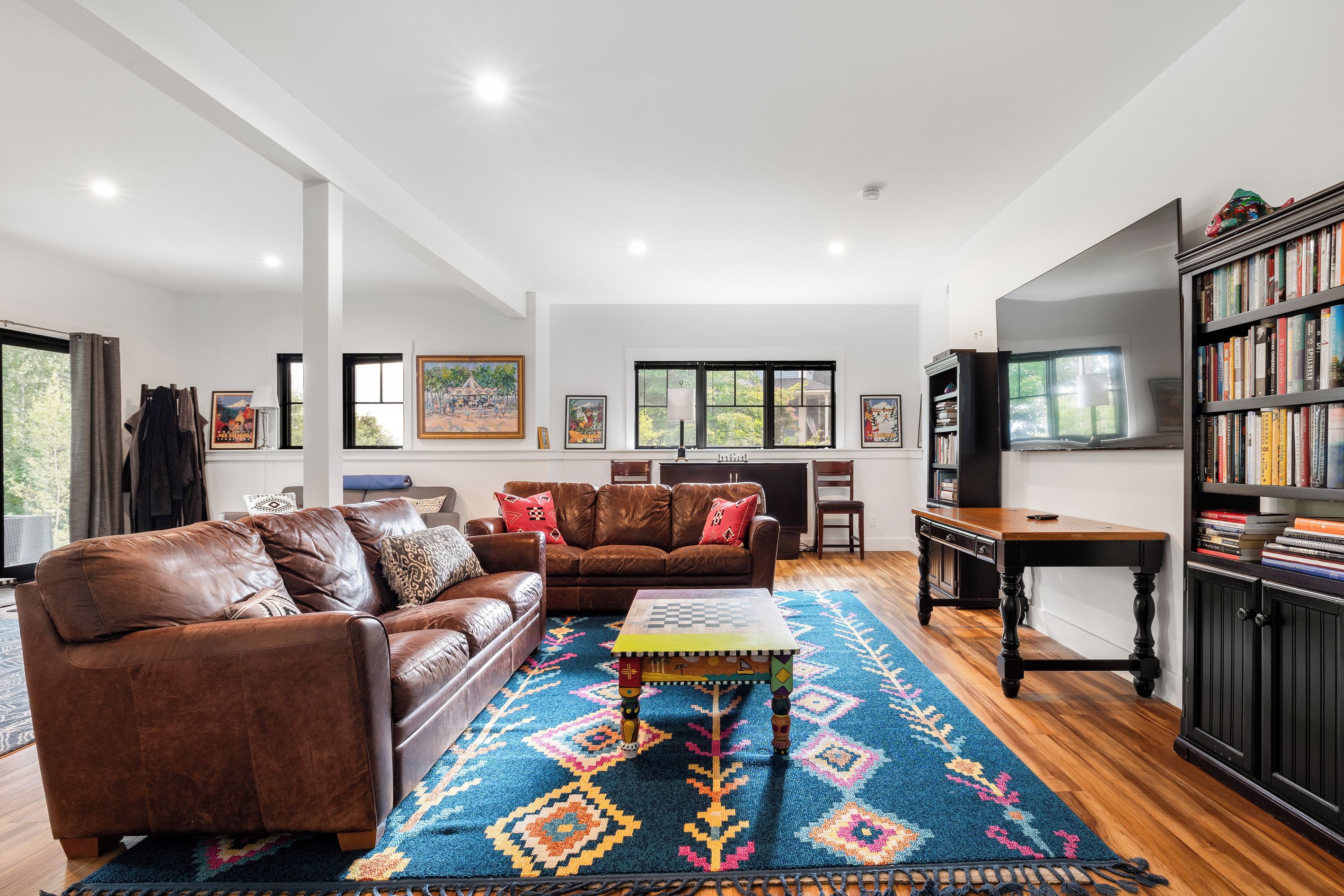 Smart TV, fireplace, books