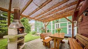 Outdoor dining - Lovely apartment for 4 people with WIFI, TV, patio and pets allowed (Trutnov)