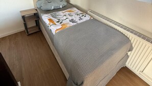 Iron/ironing board, WiFi, bed sheets - Vrbo Property (Düren)