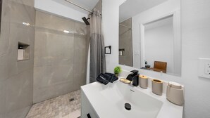 Bathroom - Vrbo Property (Fort Lauderdale)