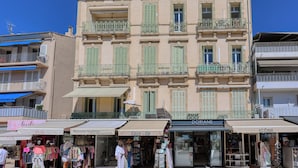 Unclassified image, 3 of 17, button - Appartement Bleu Panorama - Welkeys (Bandol)