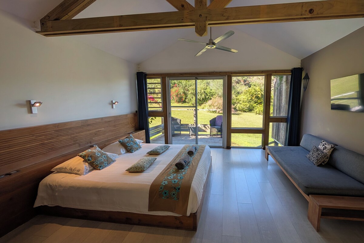 Quarto casal ou duplo, vista para o jardim | Cofres nos quartos, Wi-Fi de cortesia