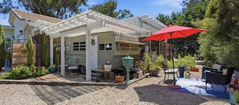 Experience in This Charming Vintage Trailer !