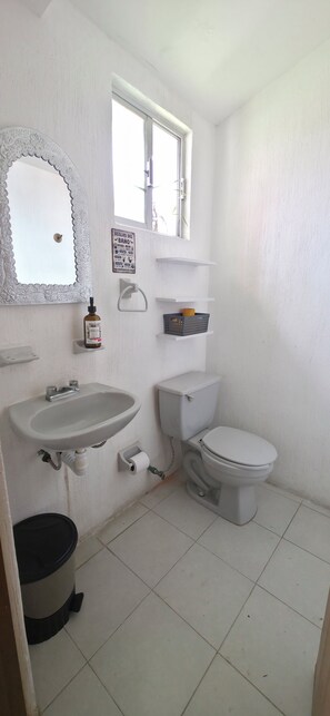 Bathroom - Vrbo Property (Lerma de Villada)