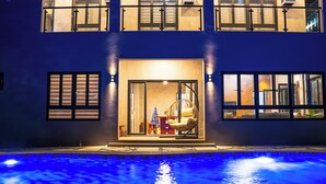 Una piscina techada