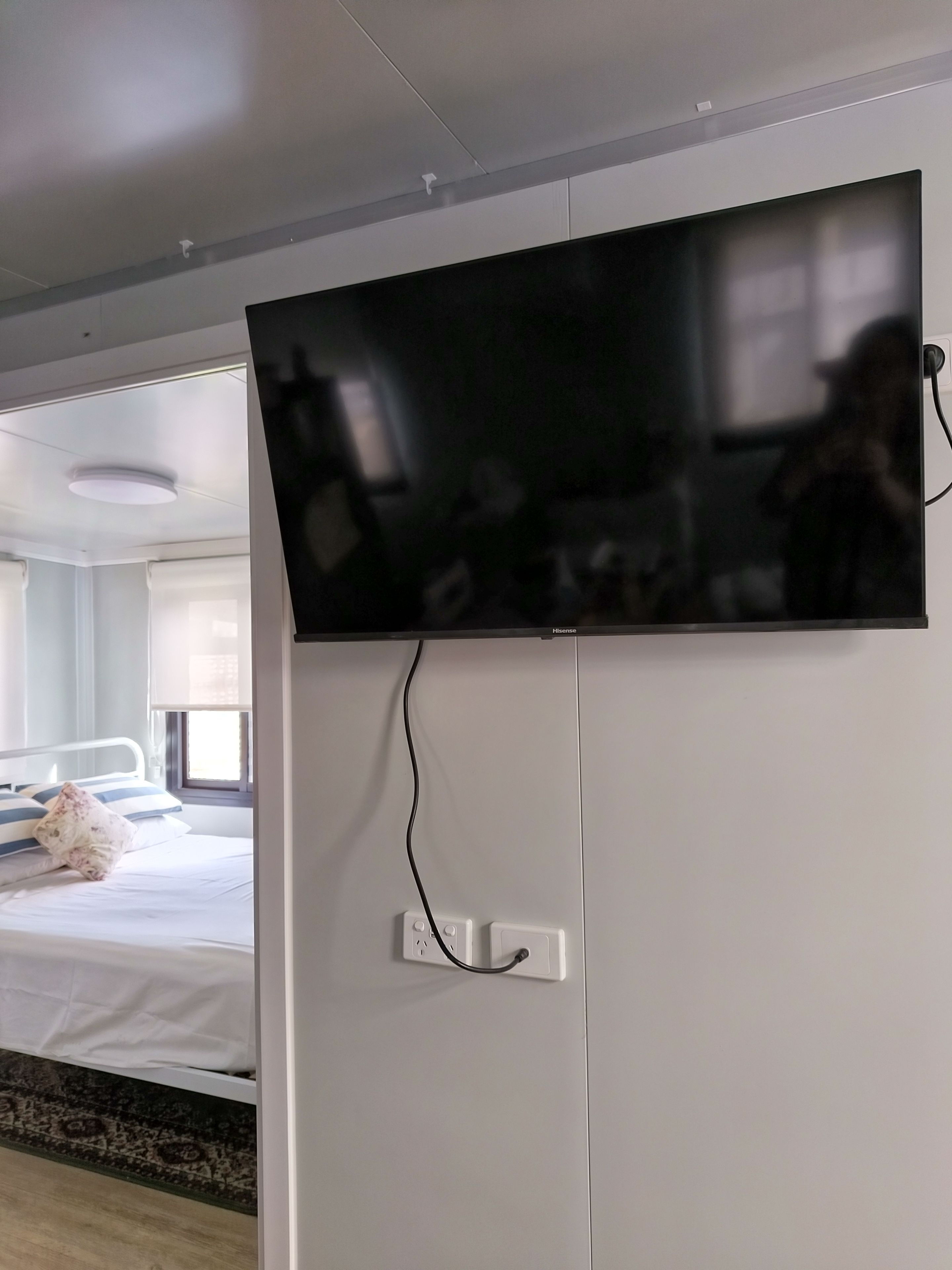 2 bedrooms, WiFi, bed sheets