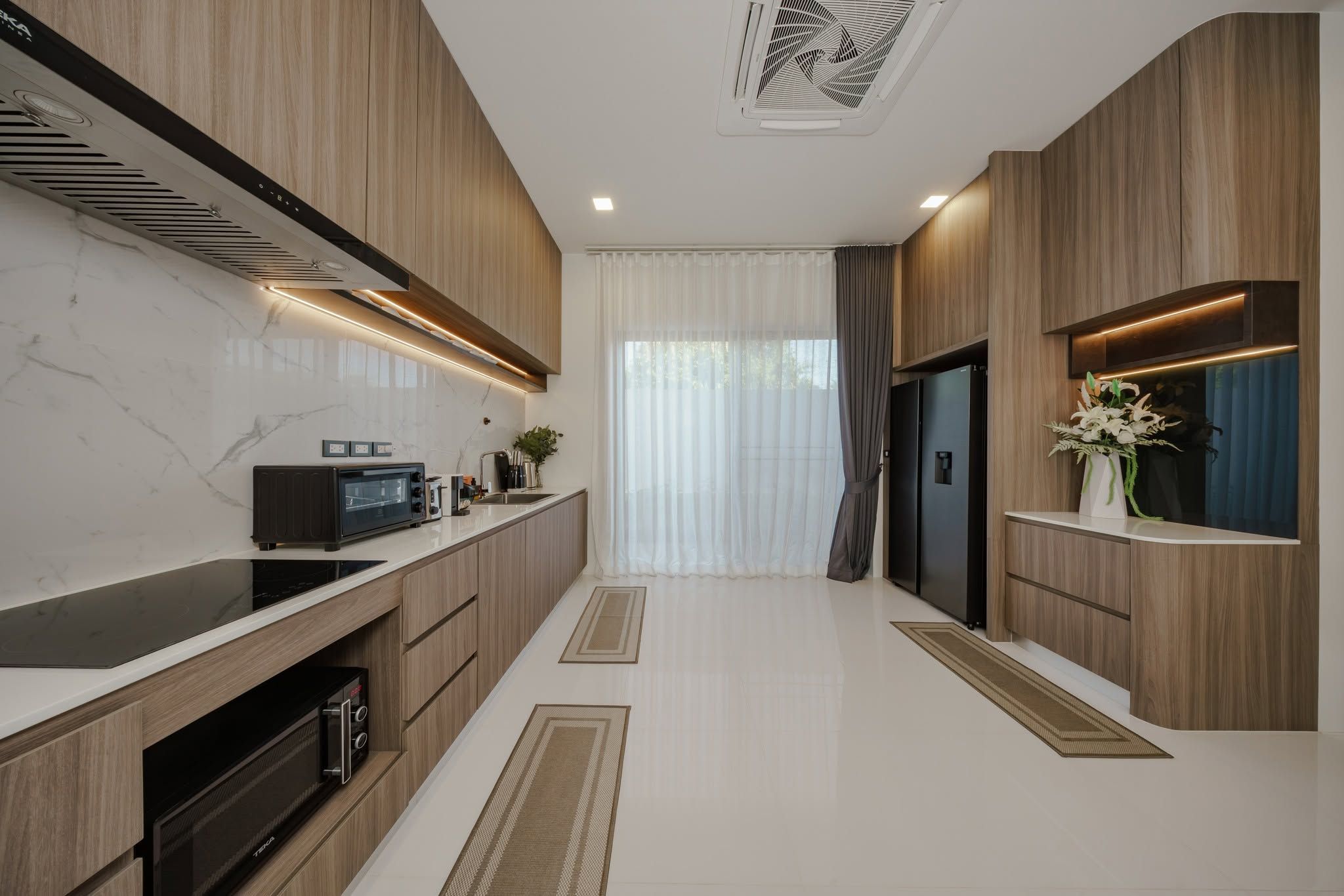 Leona Biz Home Pool Villa 207-H5 | Private kitchen
