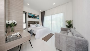 Leona Biz Home Pool Villa 207-H5 | Peti besi dalam bilik, ruang kerja komputer riba 