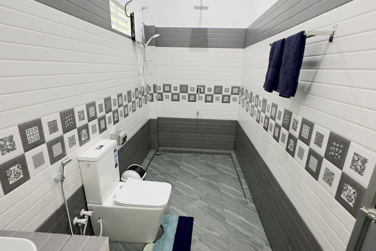 Deluxe Double Room, Balcony, Mountain View | Bathroom