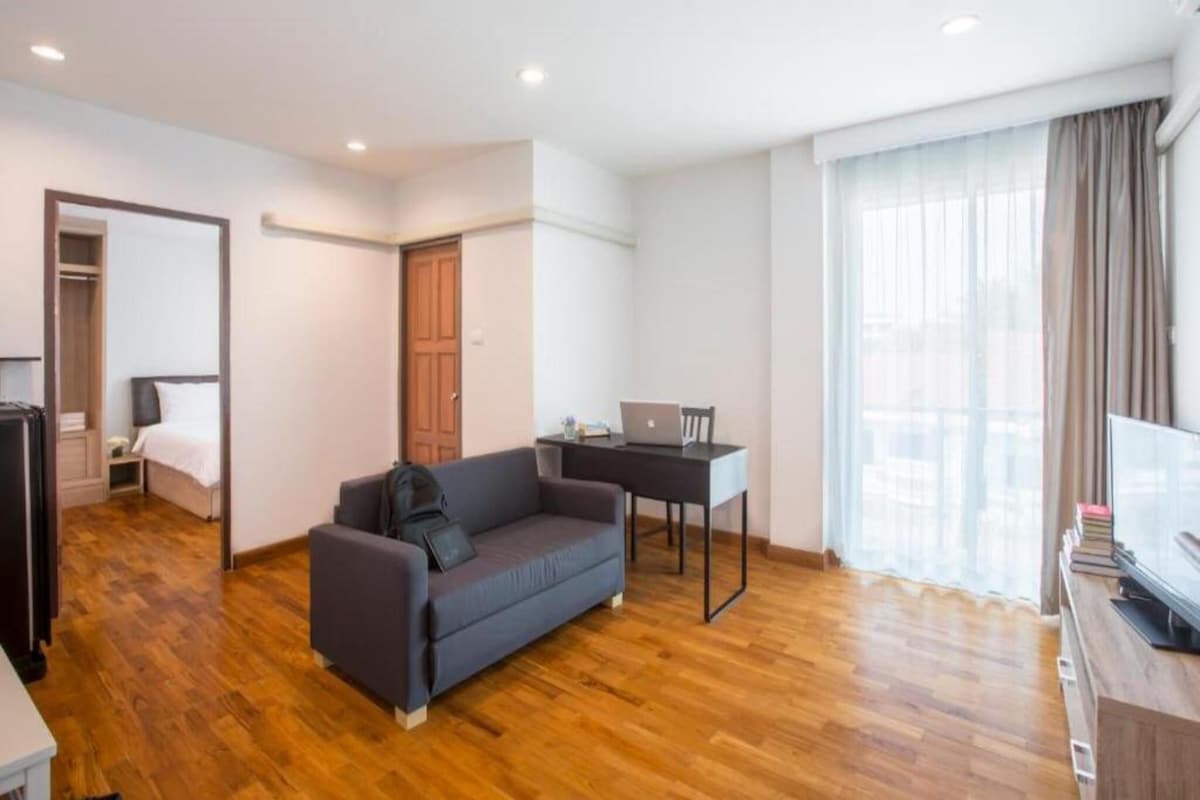 Suite, 1 Bedroom | Desk, free WiFi, bed sheets