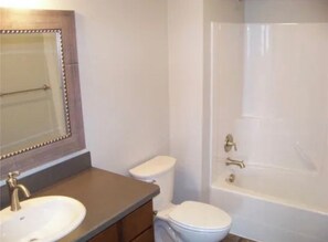 Unclassified image, 2 of 6, button - Beautiful 3-bedroom house with hot tub in charming Billings (Billings)