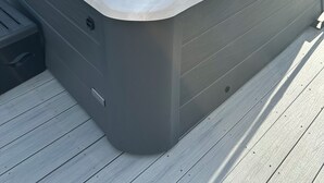 Terrace/patio - Beautiful 3-bedroom house with hot tub in charming Billings (Billings)
