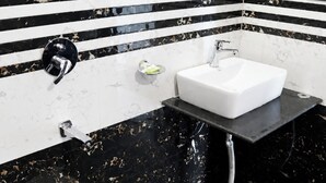 Ảnh chưa phân loại, 2 trong số 6 ảnh, nút