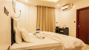 Deluxe Twin Room, Garden View | Desk, laptop workspace, WiFi (free) - Handhu Runbaa Inn (Dhangethi)
