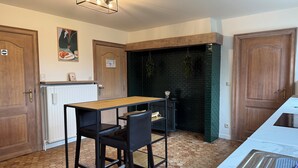 Dining - Vrbo Property (Oostkamp)
