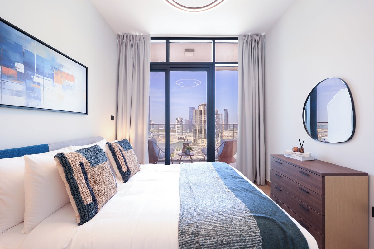 Classic Apartment, Balcony, Canal View | In-room safe, iron/ironing board, WiFi (free)