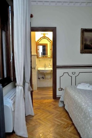 Bathroom - Regal House Verona Vescovado (Verona)