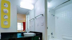 Bathroom - 2 Full Beds | Seattle (Seattle)