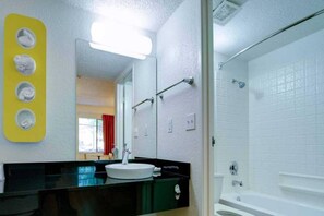 Unclassified image, 5 of 30, button - 2 Full Beds | Seattle (Seattle)
