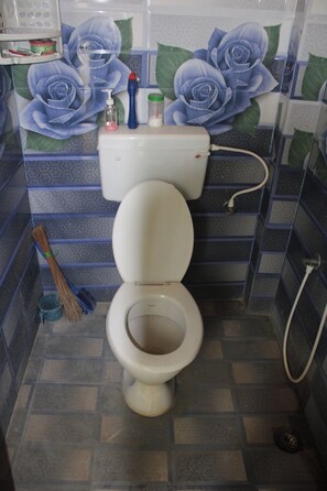 Shower - Sri Home Stay (Tiruvannamalai)