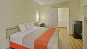 Room - 1 King Bed | Mobility Accessible Tub, Nsmk (Maple Shade)