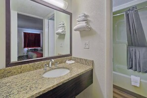 Bathroom - 2 Queen Beds | Smoking (Maple Shade)