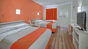 Room - 2 Queen Beds | Smoking (Maple Shade)