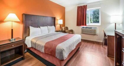 1 King Bed | Non-Smoking