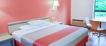Cozy ADA Room|Full Bed|Free Wifi